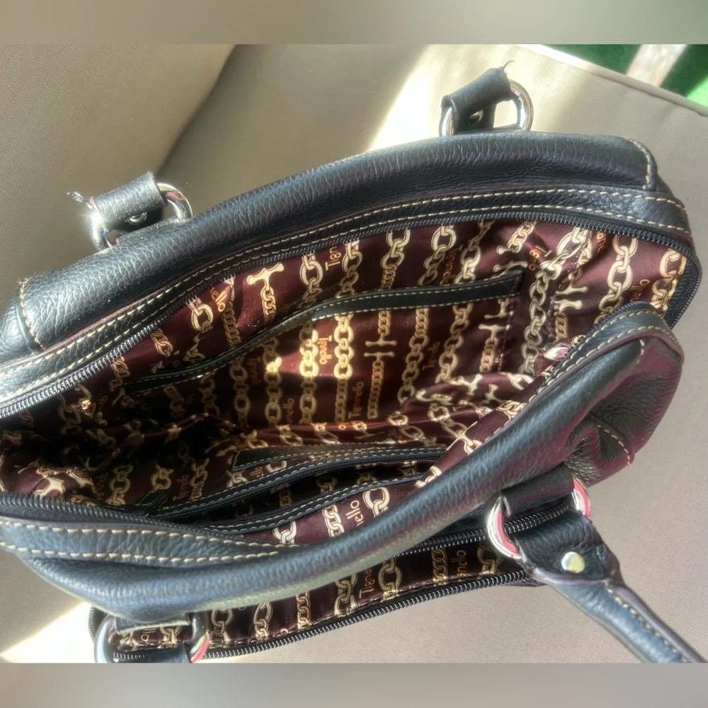 Black handbag purse, Tignanello w/ their iconic lining and multiple compartments - Picture 6 of 10